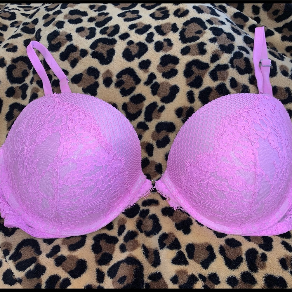 Pink Victoria’s Secret Very Sexy push up bra